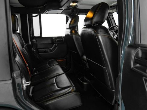 Used 2017 Jeep Wrangler Unlimited Rubicon image 32