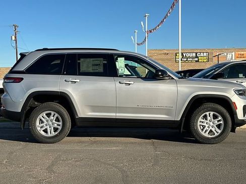 New 2025 Jeep Grand Cherokee Laredo w/ MOPAR Finishing Package RWD image 5