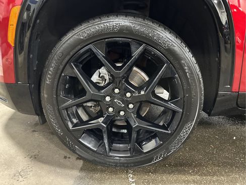 Used 2024 Chevrolet Traverse RS AWD/4WD image 25