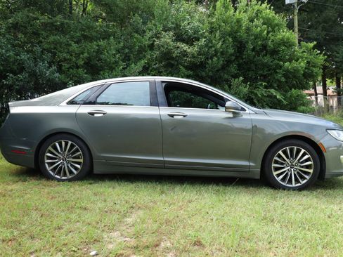 Used 2017 Lincoln MKZ Premiere image 13
