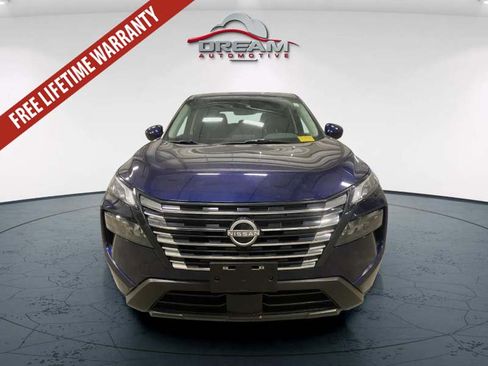 Used 2025 Nissan Rogue SV AWD/4WD image 3