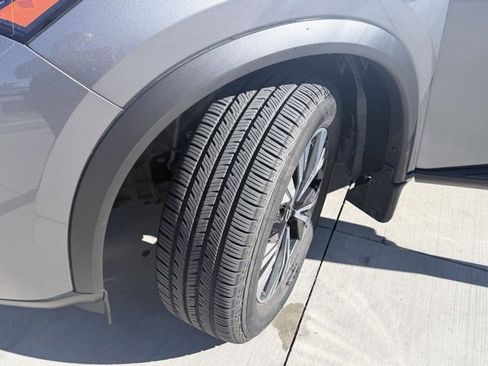 Used 2023 Nissan Rogue SV image 35