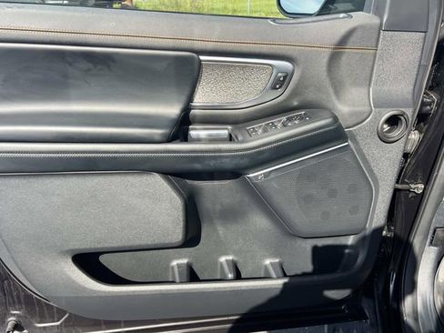 Used 2025 Ford Expedition Tremor AWD/4WD image 18