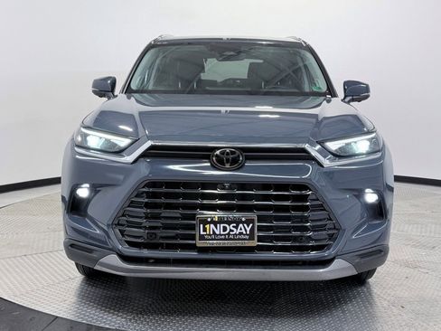 Used 2024 Toyota Grand Highlander Limited image 2