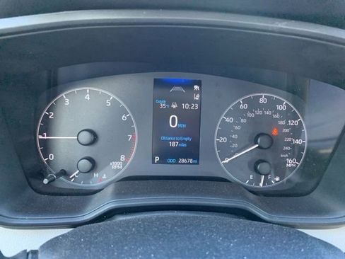 Certified 2025 Toyota Corolla LE image 15