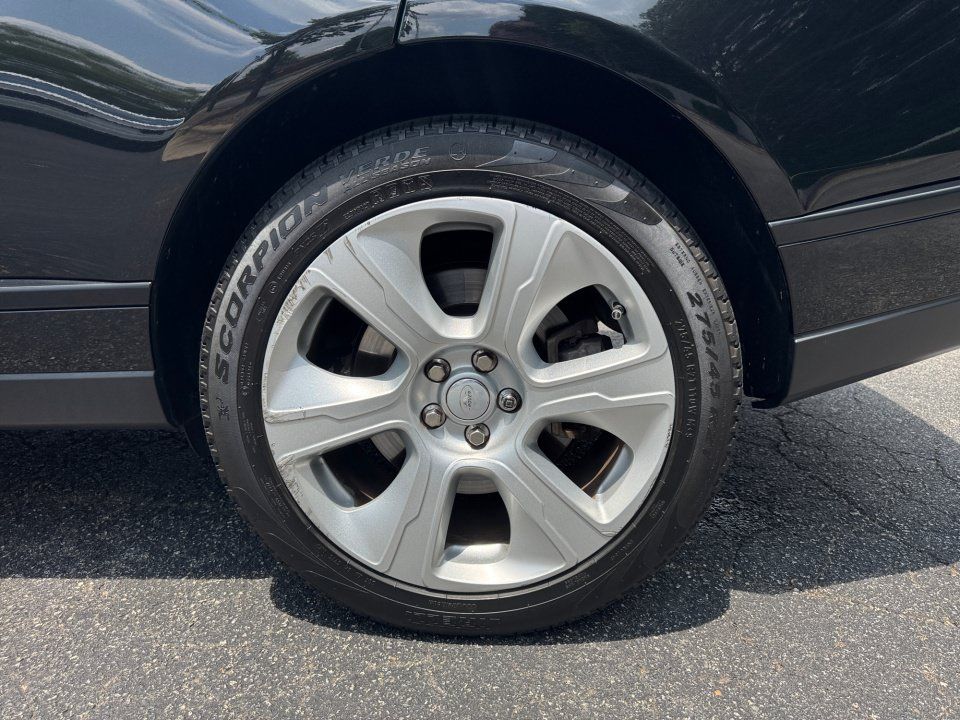 Used 2018 Land Rover Range Rover Supercharged AWD/4WD image 22