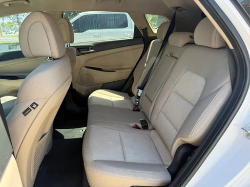 Used 2016 Hyundai Tucson SE w/ Option Group 02 FWD image 15