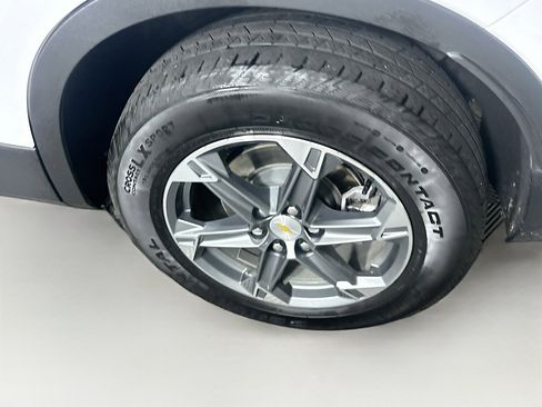 Used 2025 Chevrolet Blazer LT FWD image 11