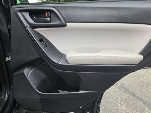 Used 2016 Subaru Forester 2.5i Premium w/ All-Weather Package AWD/4WD image 21