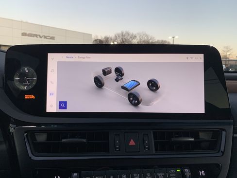 Used 2025 Lexus ES 300h w/ Luxury Package image 24