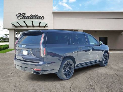 Certified 2023 Cadillac Escalade ESV Sport Platinum w/ LPO, ONYX Package AWD/4WD image 5