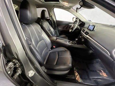Used 2018 MAZDA MAZDA3 Touring image 29