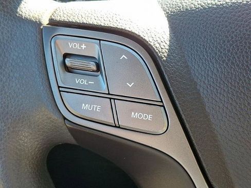 Used 2017 Hyundai Santa Fe Sport image 17