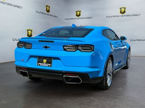 Used 2022 Chevrolet Camaro LT w/ Design Package 2 RWD image 5
