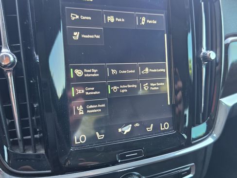 Used 2018 Volvo S90 T5 Momentum FWD image 42