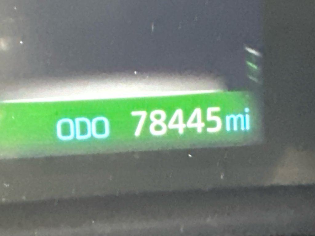 Used 2024 Toyota Sienna XLE FWD image 36