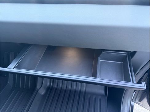 Used 2025 Tesla Cybertruck AWD Crew Cab image 37