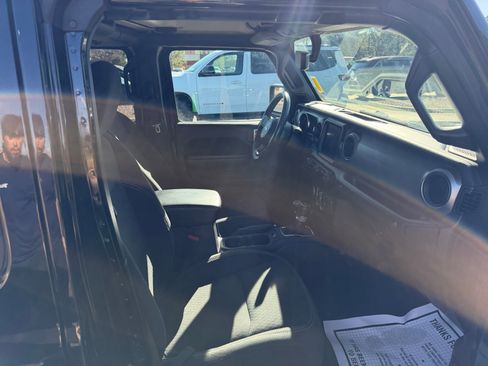 Used 2021 Jeep Wrangler Unlimited Sport image 19