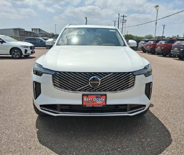 New 2026 Volvo XC90 T8 Plus w/ Protection Package Premier AWD/4WD image 2
