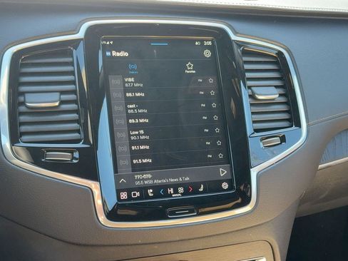 Certified 2024 Volvo XC90 B6 Ultimate w/ Lounge Package image 24