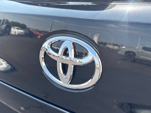 Used 2026 Toyota Corolla Cross LE FWD image 31