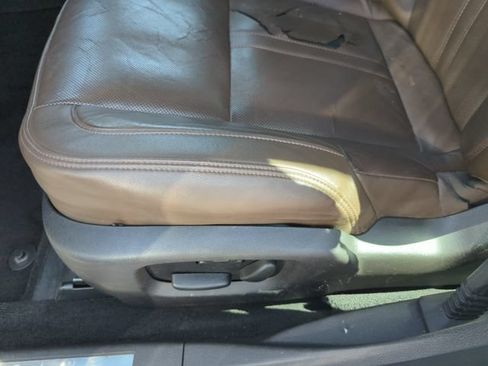 Used 2013 Lincoln MKS FWD image 34