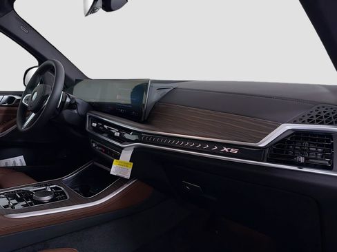 Used 2026 BMW X5 xDrive50e w/ M Sport Package AWD/4WD image 32