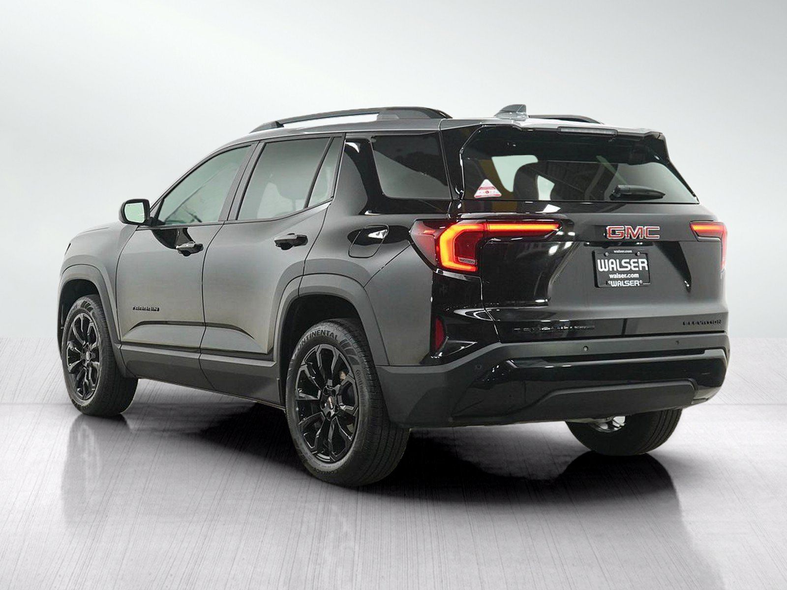 Used 2025 GMC Terrain Elevation w/ Elevation Premium Package AWD/4WD image 3