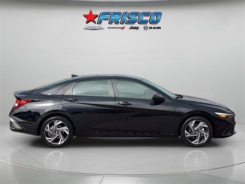 Used 2025 Hyundai Elantra Sport w/ Cargo Package image 11