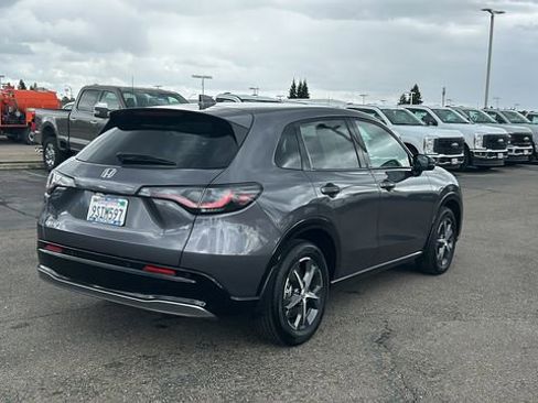 Used 2025 Honda HR-V EX-L image 3