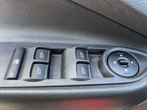 Used 2016 Ford Escape SE image 16