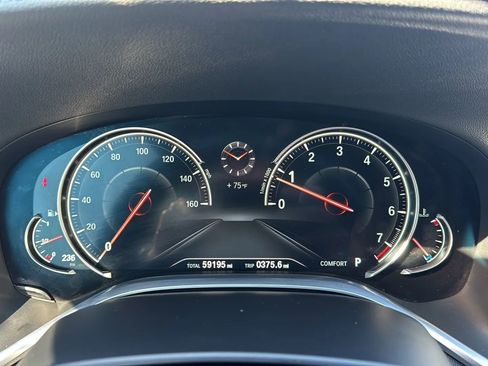 Used 2016 BMW 750i image 7