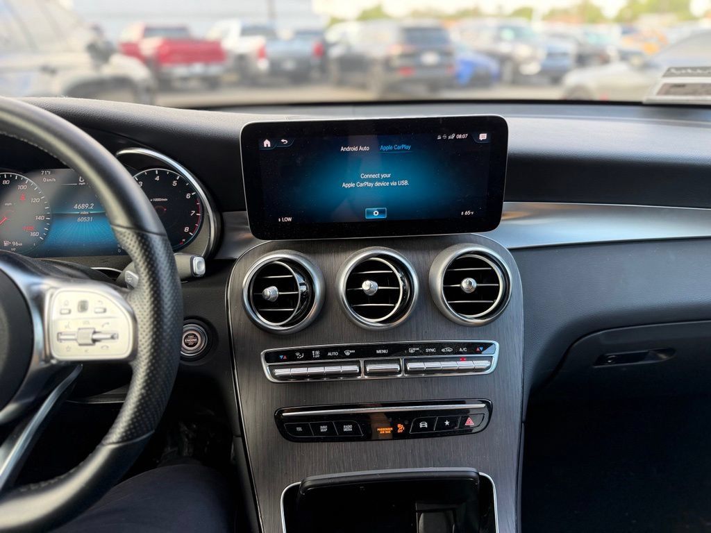 Used 2022 Mercedes-Benz GLC 300 4MATIC image 9