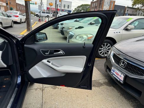Used 2018 Mercedes-Benz GLA 250 4MATIC image 21