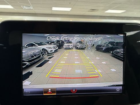 Used 2018 Mercedes-Benz GLC 300 4MATIC image 18