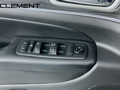 Used 2019 Jeep Grand Cherokee Limited image 24