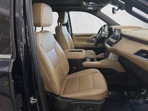 Used 2021 Chevrolet Suburban Premier w/ Premium Package AWD/4WD image 10