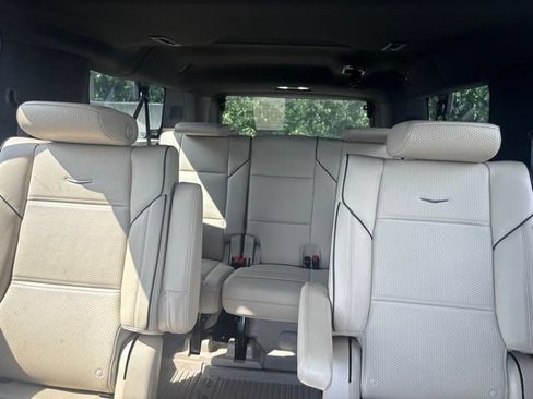 Certified 2024 Cadillac Escalade ESV Premium Luxury w/ Performance Package AWD/4WD image 4