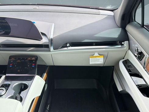 New 2026 Cadillac Vistiq Luxury w/ LPO, Floor Liner Package AWD/4WD image 27