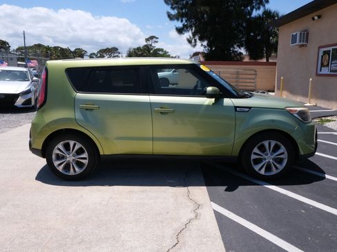Used 2016 Kia Soul + FWD image 6