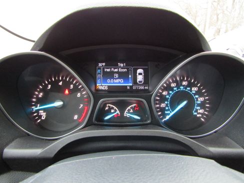 Used 2015 Ford Escape SE w/ Equipment Group 201A image 23