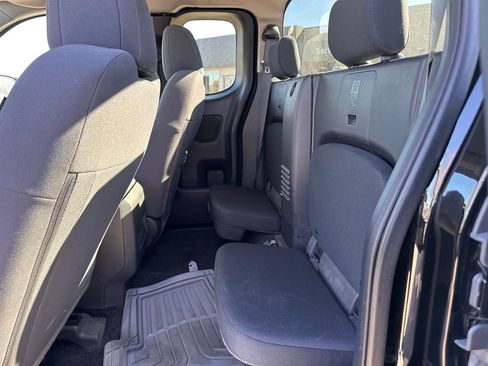 Used 2022 Nissan Frontier S image 24