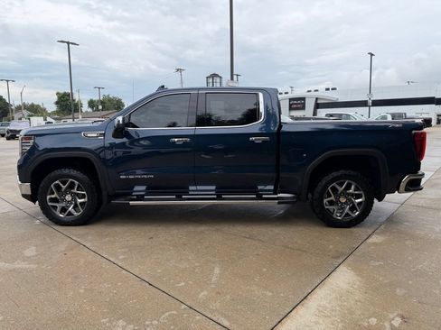 Used 2022 GMC Sierra 1500 SLT w/ SLT Premium Package AWD/4WD image 8