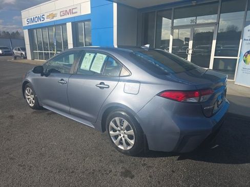 Used 2025 Toyota Corolla LE image 3