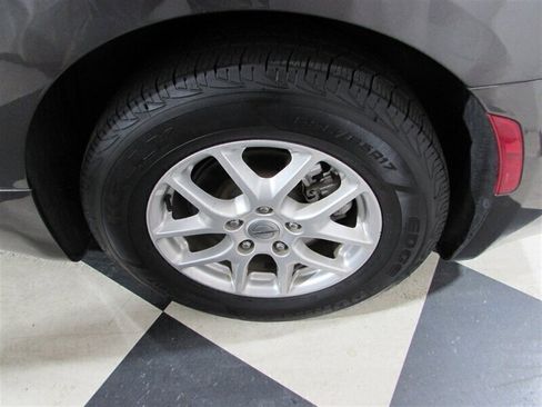 Used 2021 Chrysler Voyager Lxi image 73