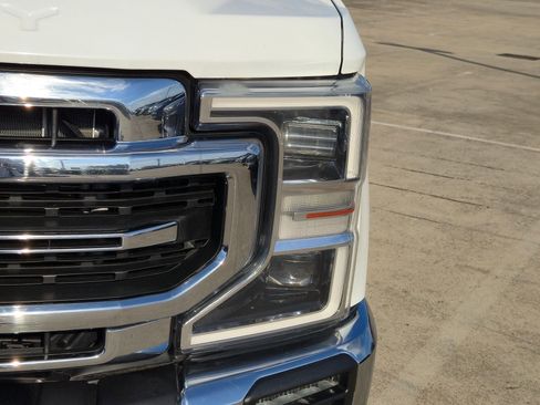 Used 2021 Ford F250 Lariat w/ Lariat Ultimate Package image 10