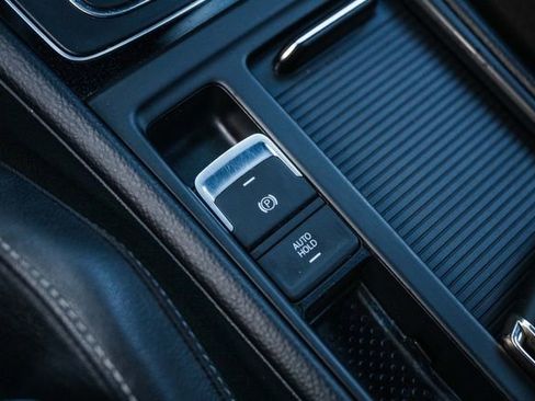 Used 2015 Volkswagen Golf R 4Motion image 72