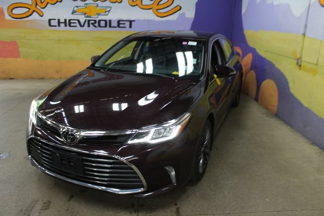 Used 2017 Toyota Avalon Limited FWD image 4