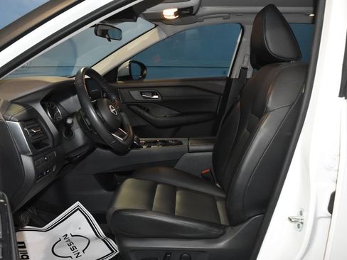 Certified 2023 Nissan Rogue SV w/ SV Premium B Package AWD/4WD image 6