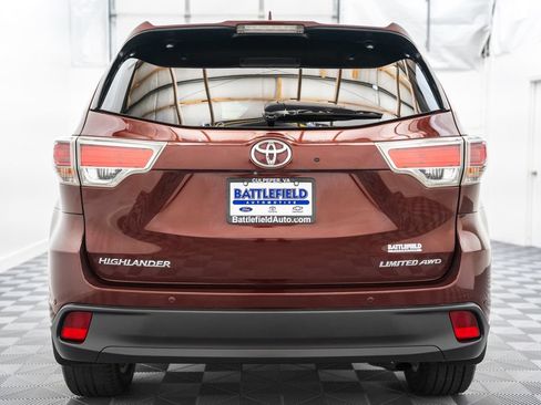 Used 2015 Toyota Highlander Limited w/ Driver Technology Package AWD/4WD image 6